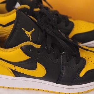 Nike Air Jordan Black and Yellow Sneakers